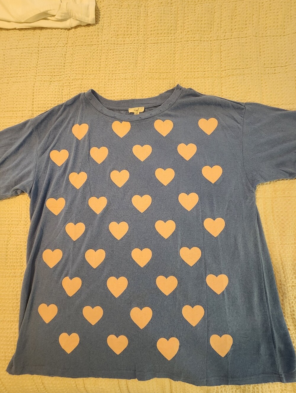 Easel Women's Distressed Blue With Blush Hearts Graphic Tee Tshirt 1X NWOT